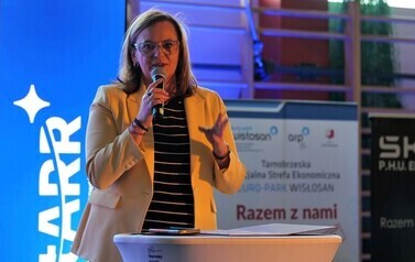 P1574384