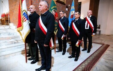P1836659