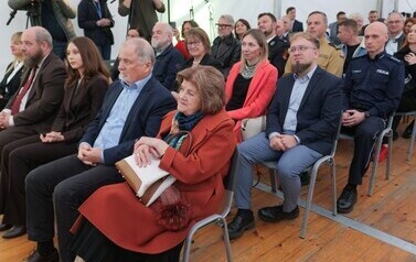 P1858088