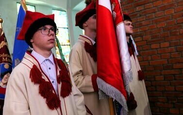 Vivat 3 Maj! Rocznica uchwalenia Konstytucji 3 Maja (na zdjęciu znajduje się poczet sztandarowy)