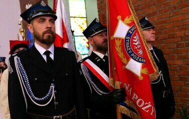 Vivat 3 Maj! Rocznica uchwalenia Konstytucji 3 Maja (na zdjęciu znajduje się poczet sztandarowy)