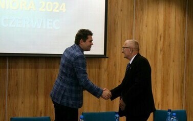 Sesja Miejskiej Rady Senior&oacute;w 05.06.2024 (na zdjęciu znajduje się dw&oacute;ch mężczyzn)