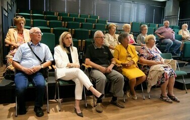 Sesja Miejskiej Rady Senior&oacute;w 05.06.2024 (na zdjęciu znajduje się grupa os&oacute;b)