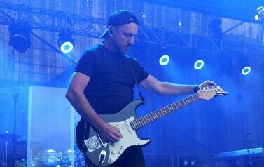 Festiwal Polska od Kuchni 2024 (na zdjęciu znajduje się mężczyzna z gitarą)