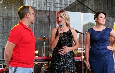 Festiwal Polska od Kuchni 2024 (na zdjęciu znajduje się mężczyzna i dwie kobiety)