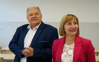 Otwarcie kuchni w PSP2 (zdjęcie przedstawia mężczyznę i kobietę)