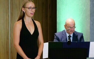Diamentowe i Złote Gody Małżeńskie (na zdjęciu znajduje się mężczyzna i kobieta)