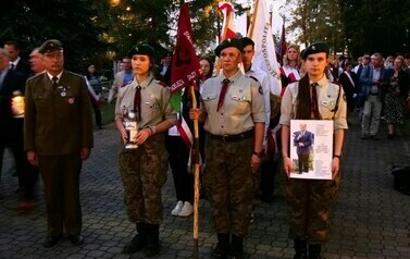 85. rocznica agresji ZSRS na Polskę (na zdjęciu znajdują się harcerze)