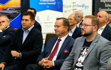 Hackhaton Stalowa Wola 2024 (na zdjęciu znajdują się mężczyźni)