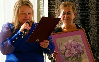 70-lecie Koła Powiatowego Polskiego Związku Niewidomych (na zdjeciu znajdują sie dwie kobiety)