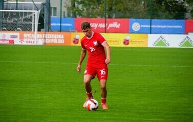 Turniej kwalifikacyjny U19 UEFA (na zdjęciu znajduje się piłkarz)
