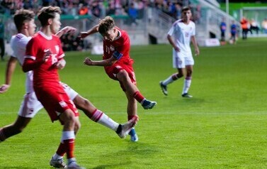 Turniej kwalifikacyjny U19 UEFA (na zdjęciu znajdują sie piłkarze)