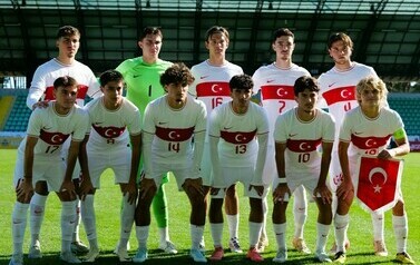 Turniej kwalifikacyjny U19 UEFA (na zdjęciu znajduja się piłkarze)