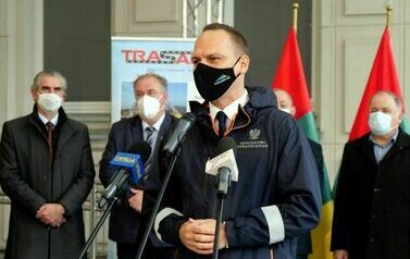 Podpisali umowę na opracowanie projektu trzeciego mostu na Sanie (na zdjęciu znajdje się mężczyzna)