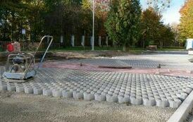 Nowy parking przy ul. Metalowc&oacute;w 4 na ukończeniu 5