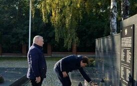 Kamienie milczą pamięć wieczna żyje. 80. rocznica niemieckich egzekucji na polskich patriotach w Rozwadowie i Charzewicach 1