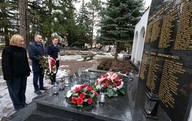 P1449988