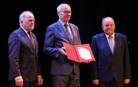 P&oacute;ł wieku SPOŁEM 8