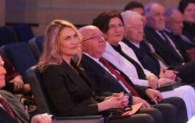 P&oacute;ł wieku SPOŁEM 18