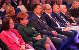 P&oacute;ł wieku SPOŁEM 20