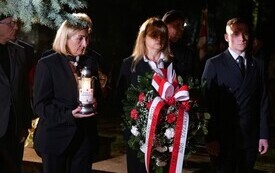 P1744409