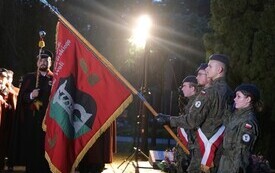 P1744228