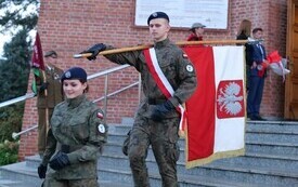 P1743937