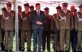 P1754996