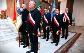 P1836659