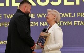 P1858231