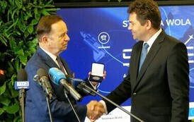 "SPACE 4 TALENTS" - Stalowa Wola (na zdjęciu znajduje się dw&oacute;ch mężczyzn)