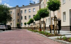 Rewitalizacje podw&oacute;rek osiedlowych (na zdjęciu znajduje się podw&oacute;rko osiedlowe)