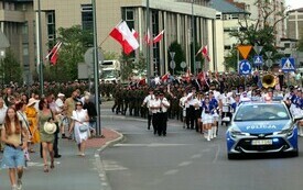 W hołdzie obrońcom Ojczyzny &ndash; Stalowa Wola oddała cześć polskim żołnierzom 86