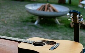 Otwarcie Ogrodu Zucha (na zdjęciu widoczna jest gitara)