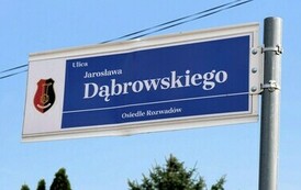 Otwarcie ul. Dąbrowskiego (na zdjęciu widoczna tabliczka z nazwą ulicy)