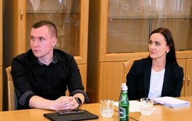 VI Sesja Młodzieżowej Rady Miesjkiej w Stalowej Woli (na zdjęciu znajdują się dwie osoby)