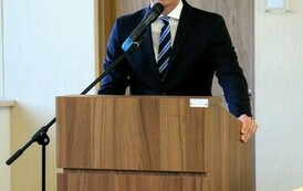 Święto Edukacji Narodowej 2024 (na zdjęciu znajduje się mężczyzna)