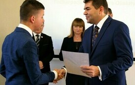 Święto Edukacji Narodowej 2024 (na zdjęciu znajduje się dw&oacute;ch mężczyzn)