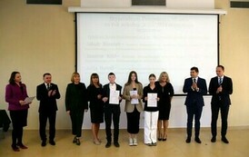 Święto Edukacji Narodowej 2024 (na zdjęciu znajduje się grupa os&oacute;b)