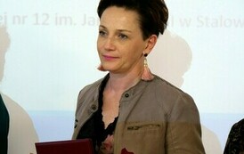 Święto Edukacji Narodowej 2024 (na zdjęciu znajduje się kobieta)