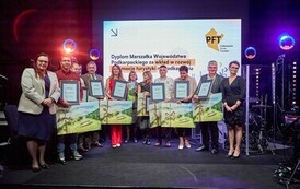 III Podkarpackie Forum Turystyk (na zdjęciu znajduje sie grupa os&oacute;b)