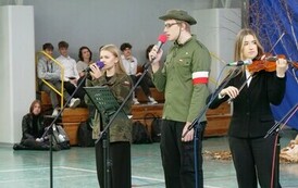 Młodzież pamięta o Ojczyźnie i wartościach patriotycznych 12