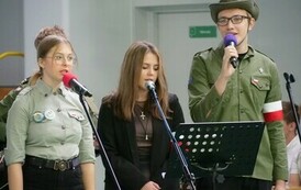 Młodzież pamięta o Ojczyźnie i wartościach patriotycznych 24