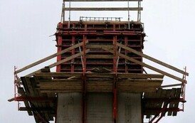P3833240