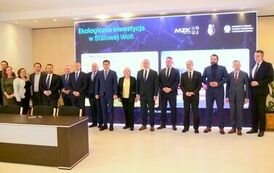 Największa inwestycja MZK z dofinansowaniem (na zdjęciu znajduje się grupa os&oacute;b)