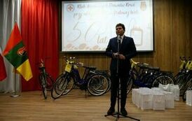Krew, to bezcenny dar. Jubileusz 50. lat działalności Oddziału Rejonowego PCK w Stalowej Woli (na zdjęciu znajduje się mężczyzna)