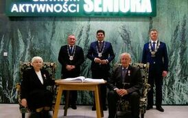 Złote i diamentowe jubileusze małżeńskie (na zdjęciu znajduje się kilka os&oacute;b)