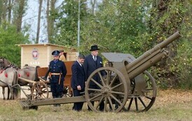 P1345563