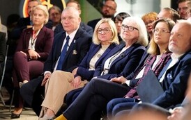 P1357537