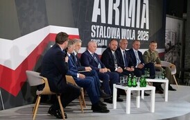 P1368474